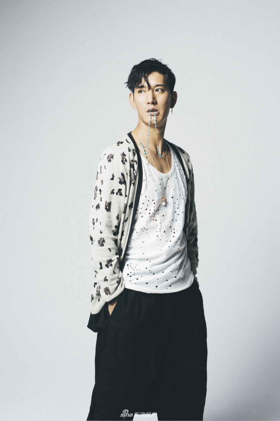 组图:蒲巴甲型男味儿十足 诠释魅力男人的随性格调