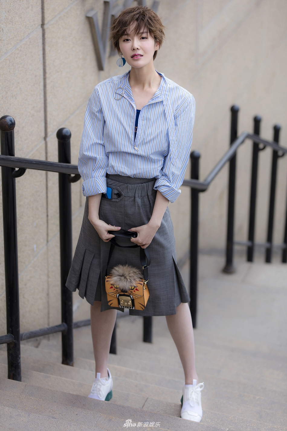 组图:刘海蓝演绎清爽盛夏风 笑容甜美清新撩人