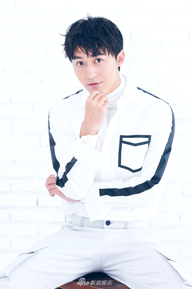 组图:行走的衣架!湿发付嘉邪魅硬气