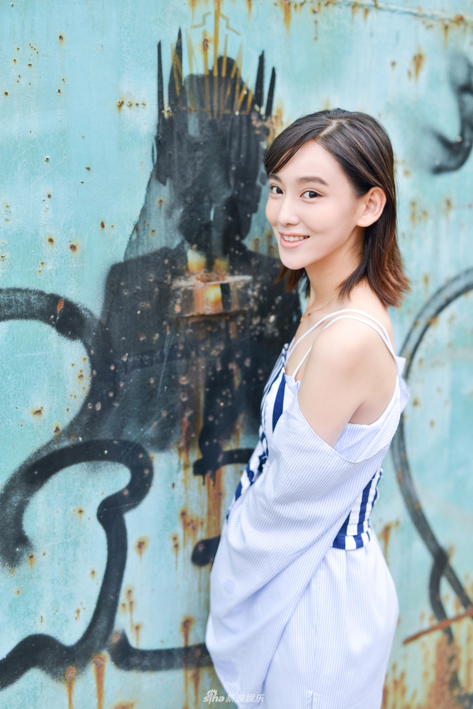 深林少女李玉洁写真曝光 目光如水清新可人