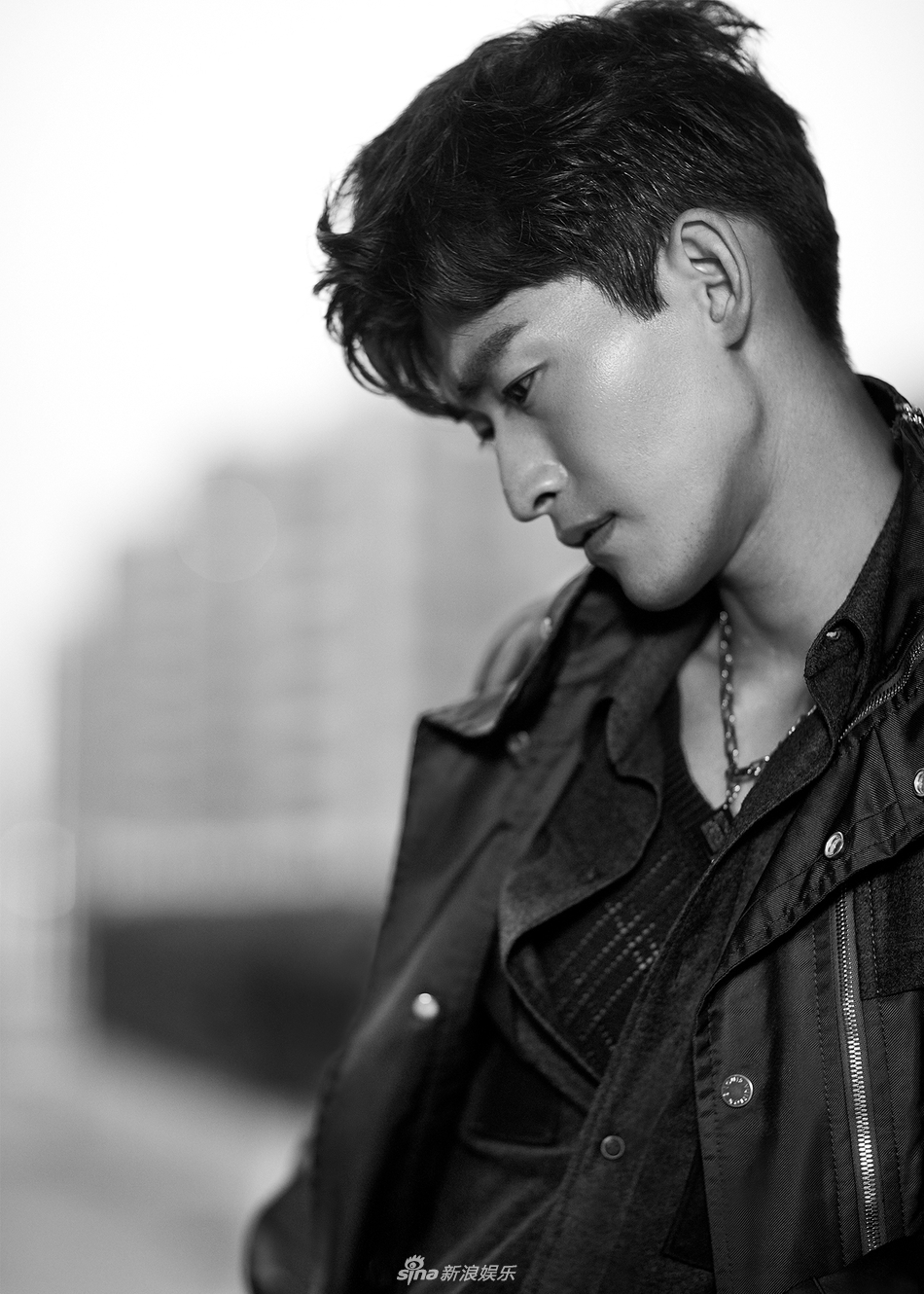 张翰显示熟男一面.