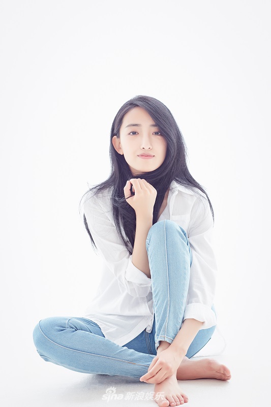 元气少女曲凌子笑容甜美 清新诠释青春活力