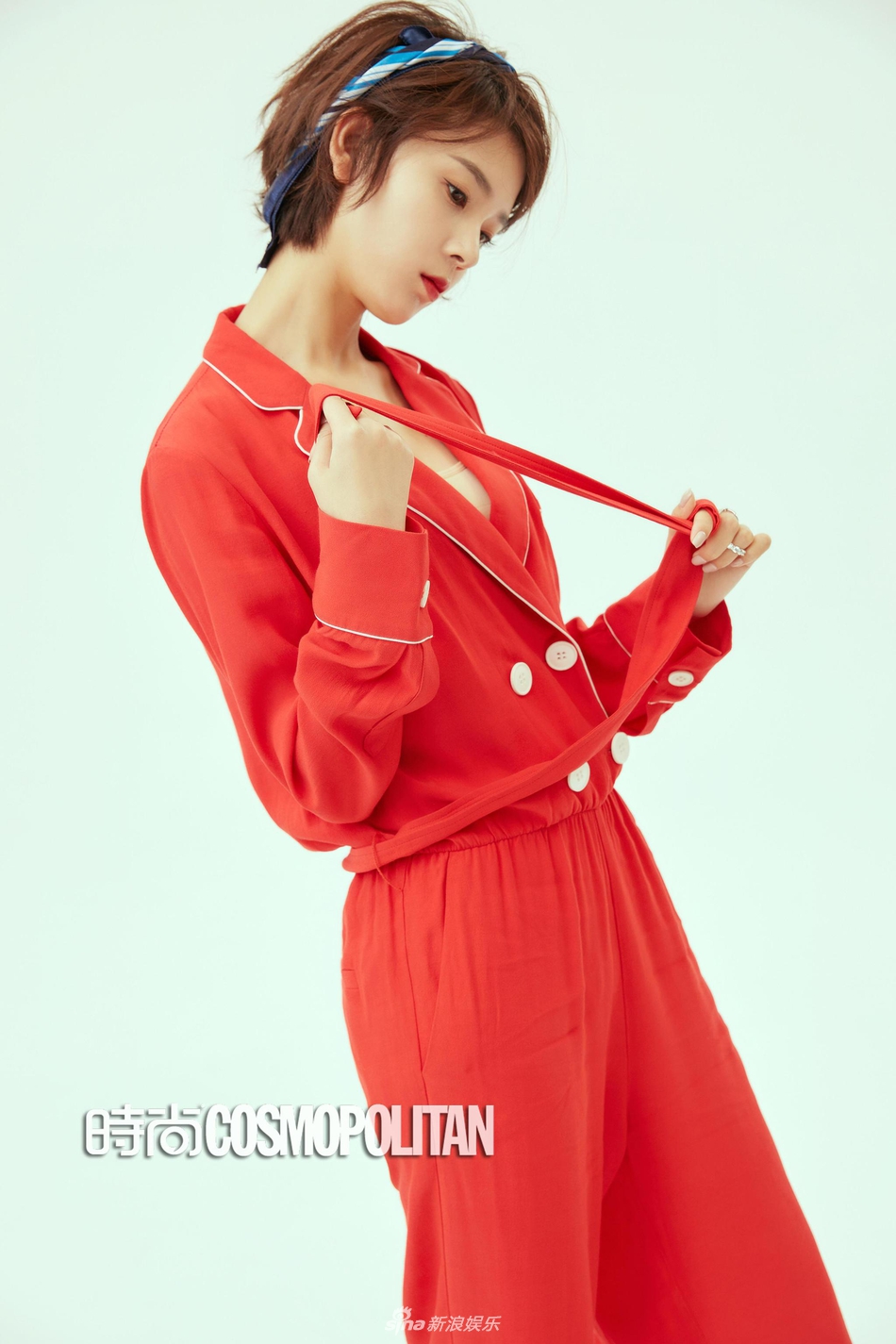 组图:陈瑶演绎复古look 猫爷秒变猫女郎俏皮可爱