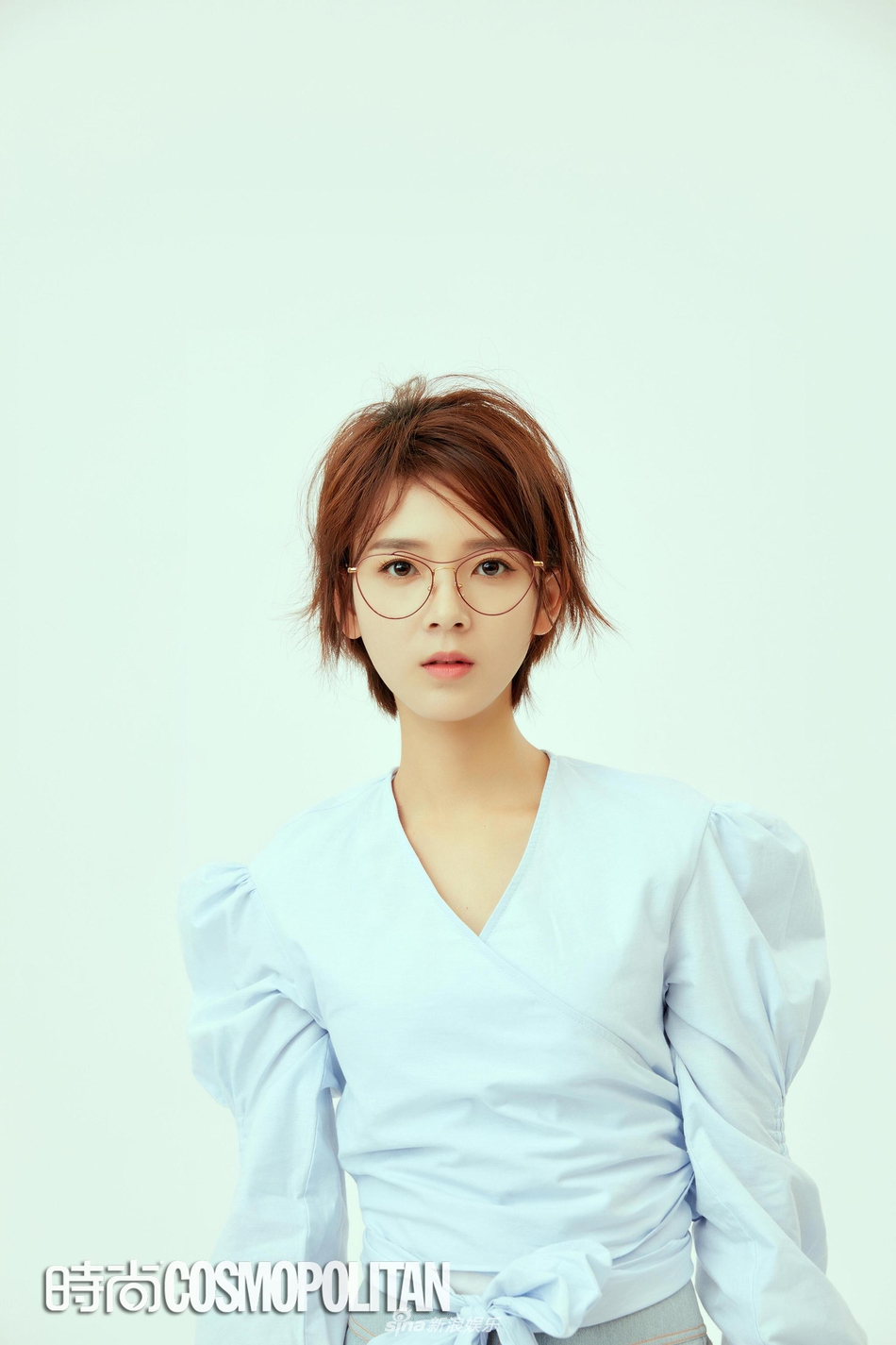 组图:陈瑶演绎复古look 猫爷秒变猫女郎俏皮可爱