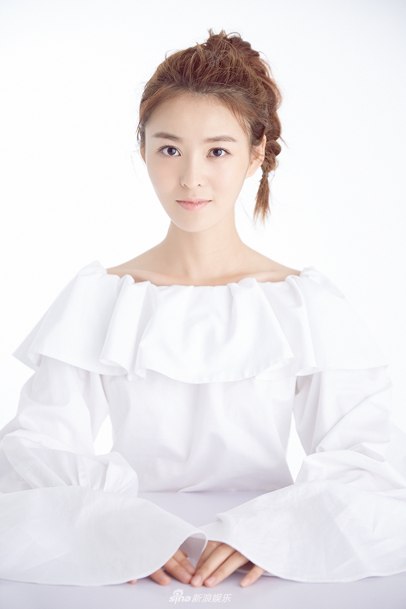 王佳宇夏日写真曝光 俏皮可爱灵气十足