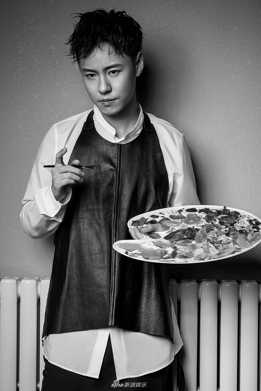 组图:虎虎演绎邻家男孩 清爽帅气尽显少年感