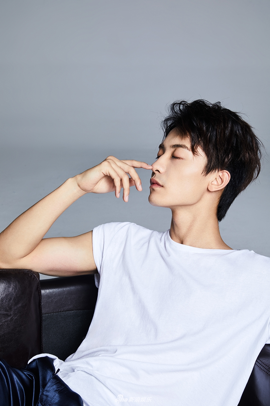 新浪娱乐讯 近日,人气演员赵志伟曝光一组时尚写真.