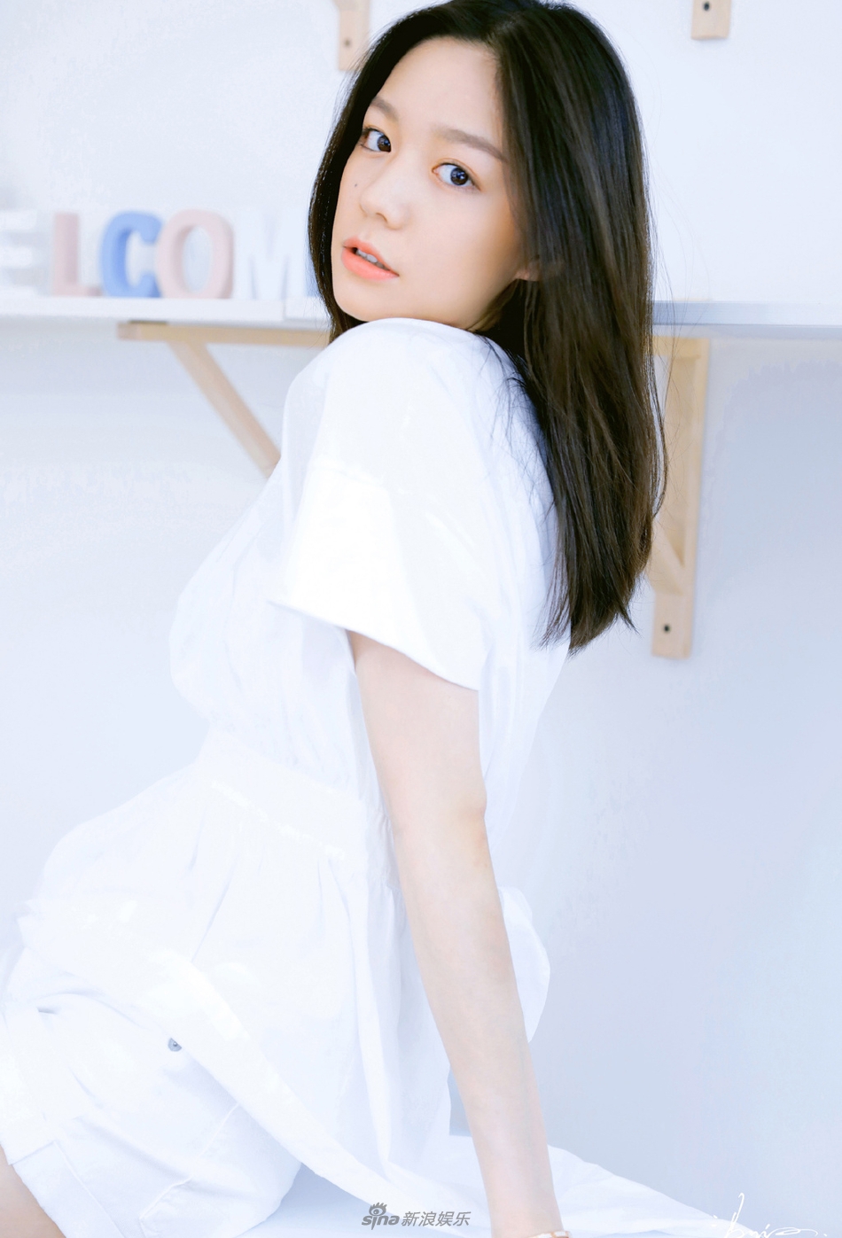 组图:最美富二代!耀莱千金美合写真清纯可人不输baby