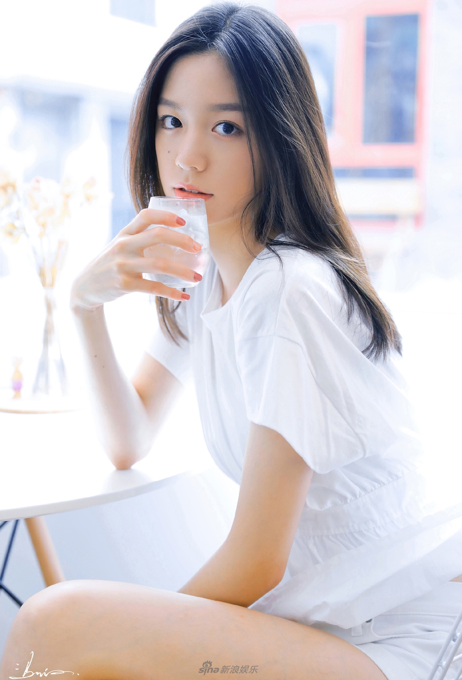 耀莱千金美合写真清纯可人不输baby