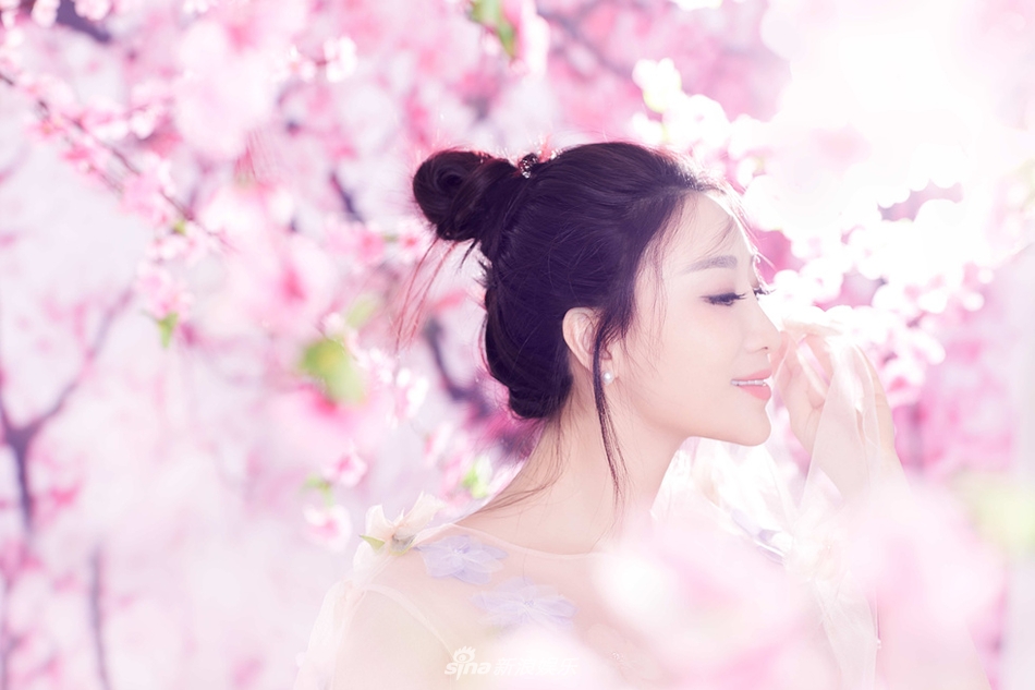 组图:邓童天曝仙气大片 桃花雨里笑靥嫣然裙飞扬_高清图集_新浪网