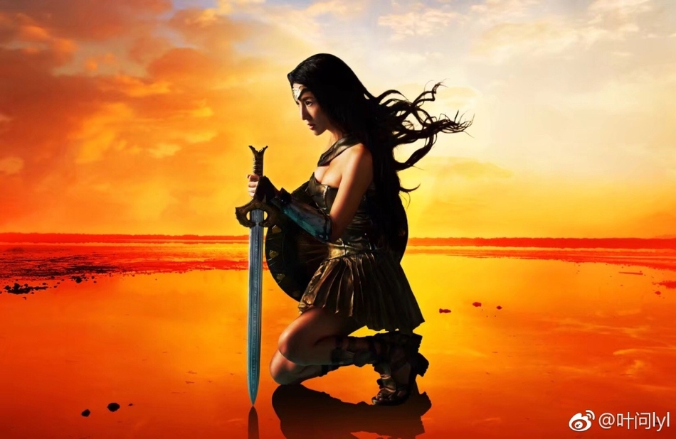 组图:50岁健身女神变身神奇女侠 身材汹涌澎湃超吸睛