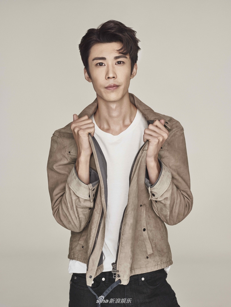 组图:冉旭曝光初秋质感写真 展现型男轻熟魅力