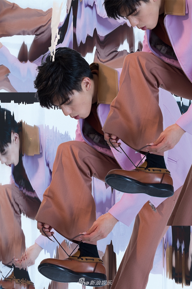 组图:宋威龙最新复古封面曝光 引领超次元时髦风_高清图集_新浪网