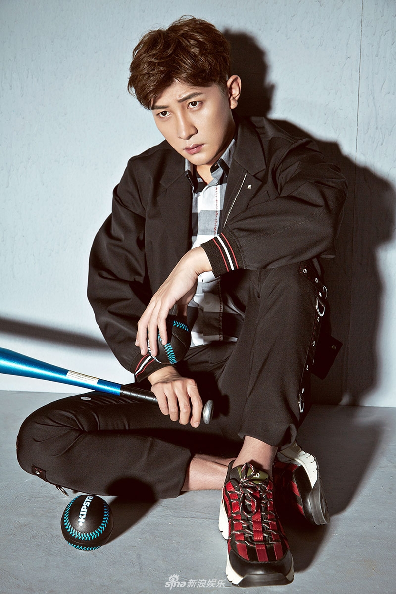 组图大左双面大片显成熟魅力运动型男忧郁绅士切换自如