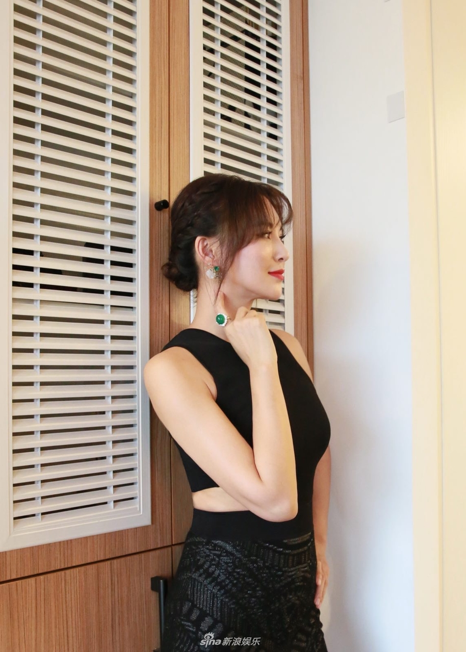 组图:莫小棋惊艳亮相时尚晚宴 小露蛮腰性感迷人