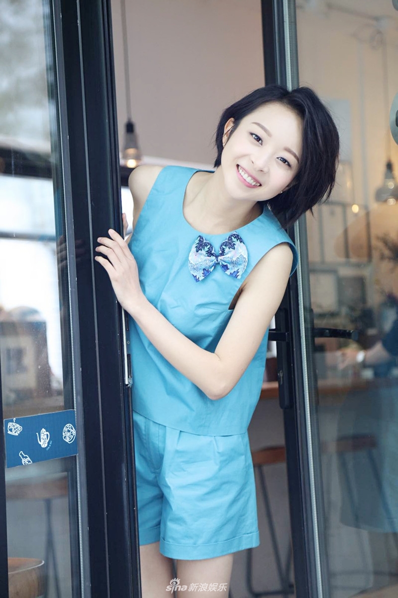 董阿娇最新写真曝光 尽显青春甜美气质