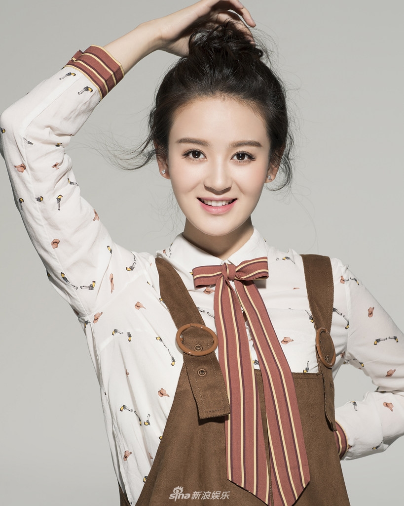 组图:曾一萱活力少女写真曝光 果汁美甜笑萌化人心