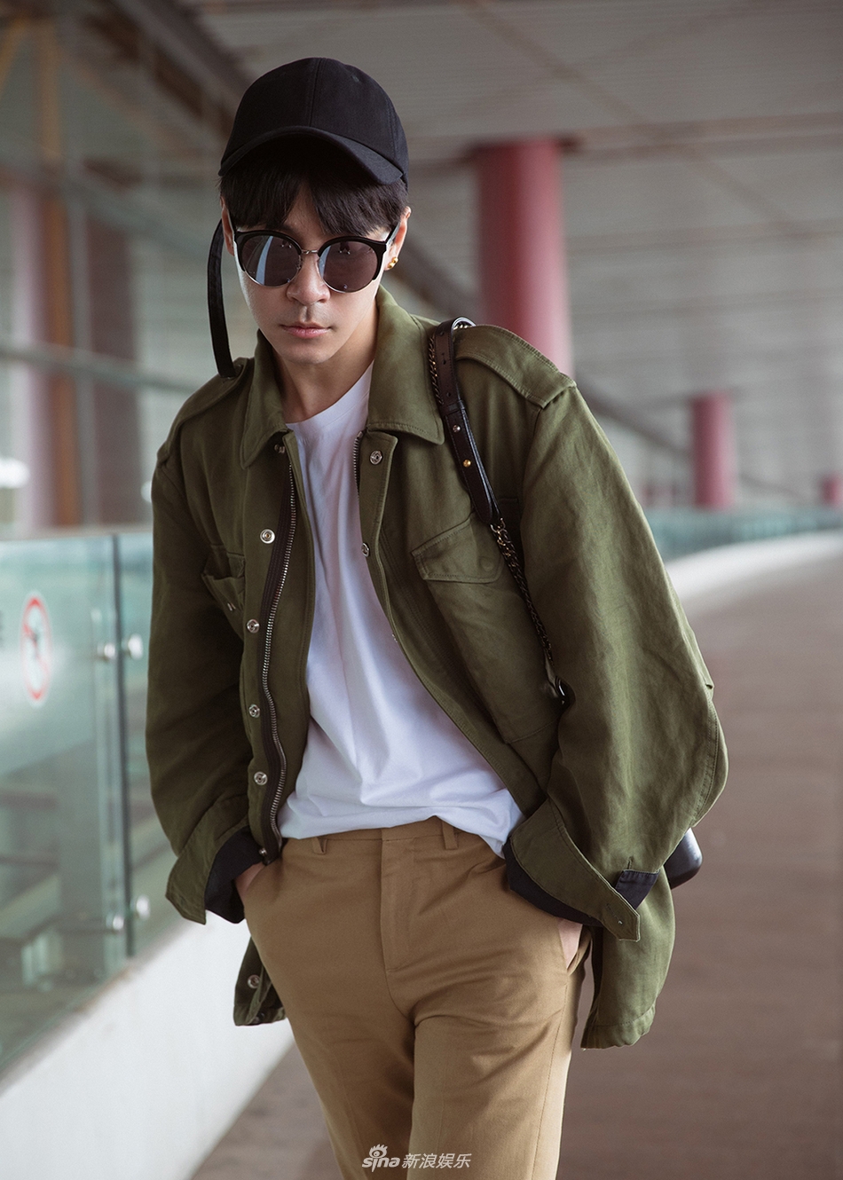 韩火火出发纽约时装周 机场look玩转初秋最时尚