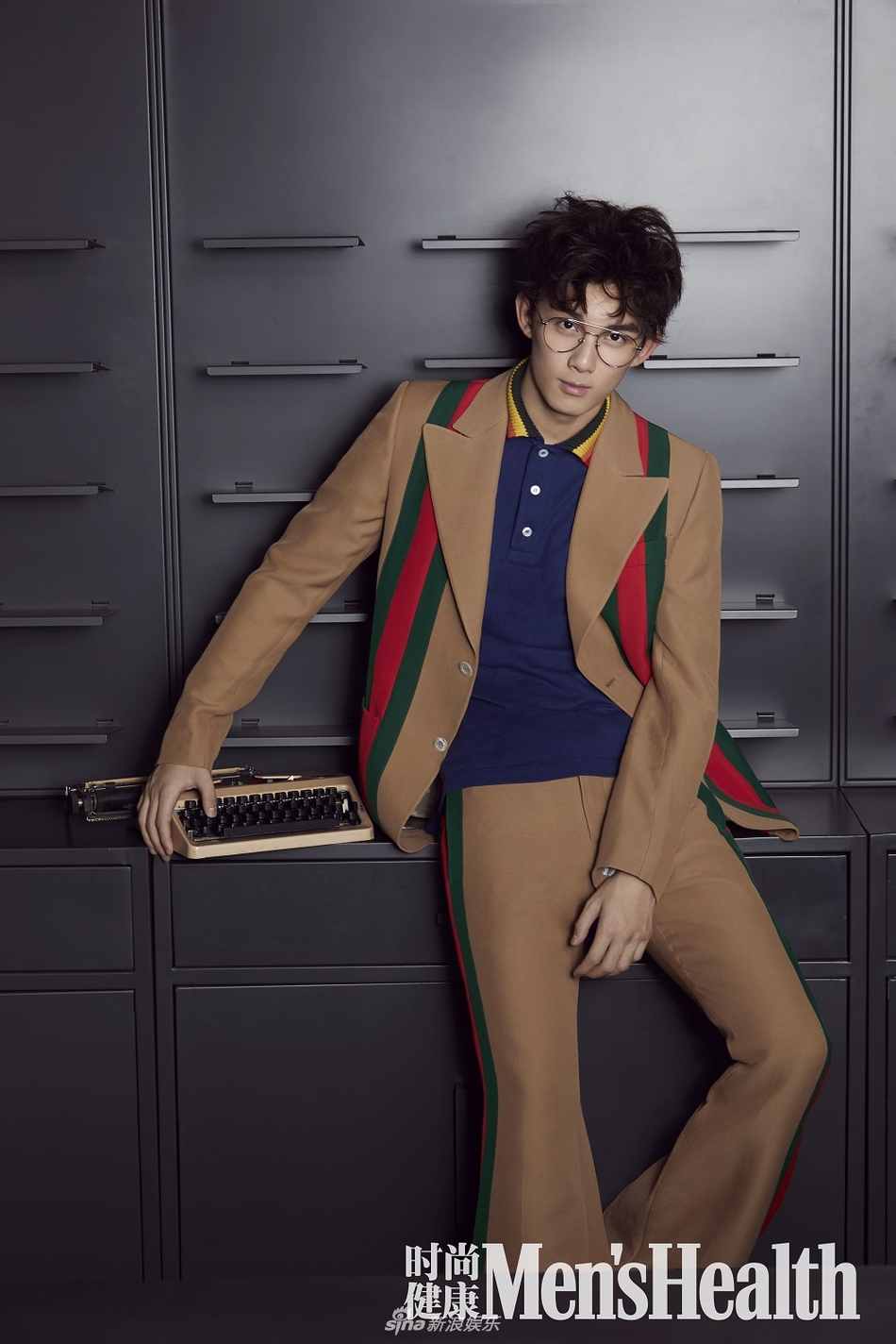 组图:吴磊最新杂志尽显少年感 被赞是十七岁该有的模样