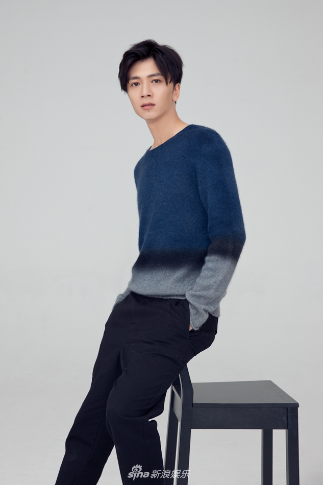 组图:"三直好男"高一清最新写真曝光 尽显清新淡然气质