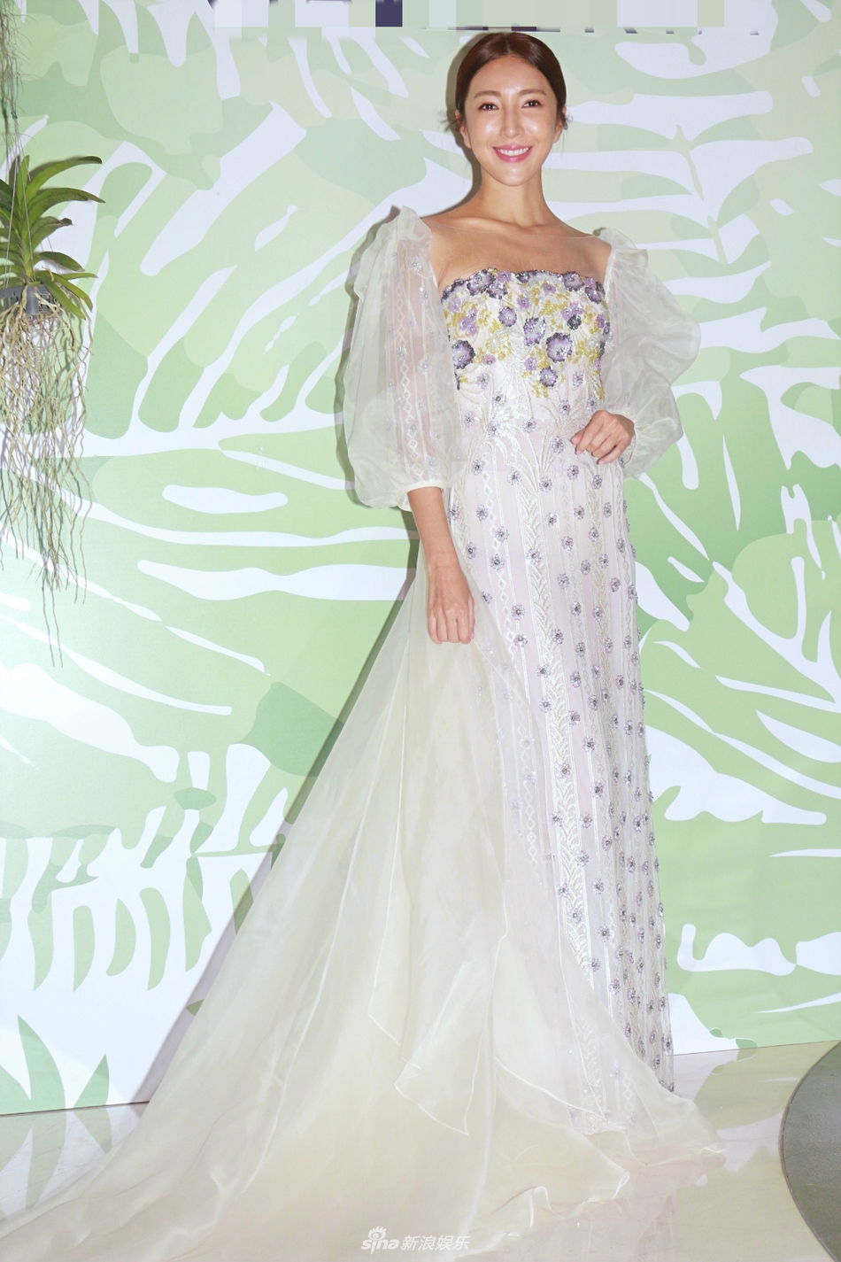 组图杨谨华结婚想穿牛仔裤称不急步入婚姻