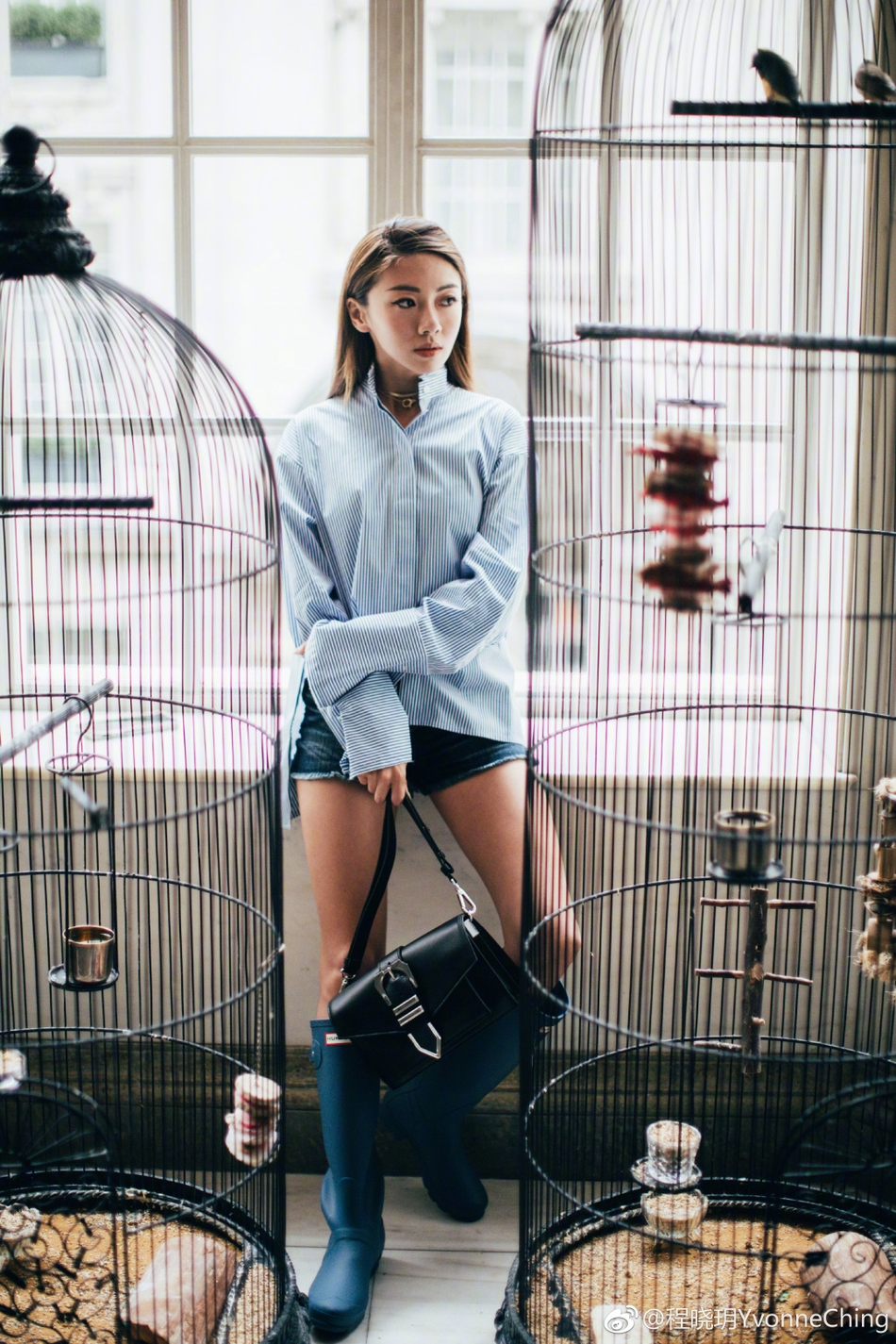 新浪娱乐讯 日前,郑恺女友程晓玥在微博晒出一组美照.