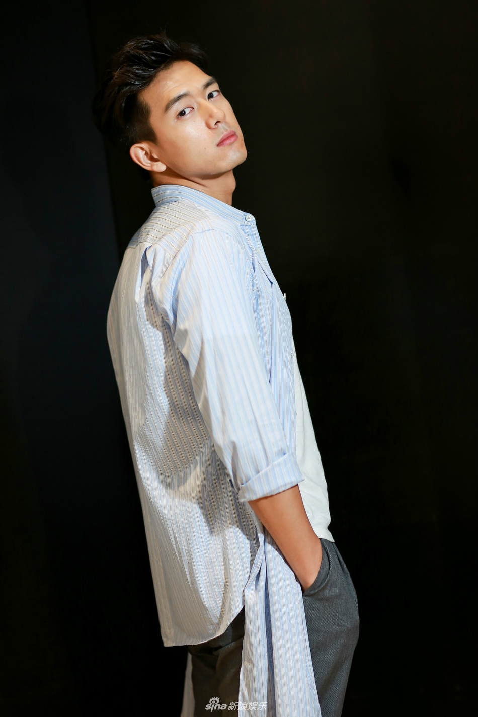 组图:"现男友"李现亮相时尚派对 简约大方潮范儿十足_高清图集_新浪网