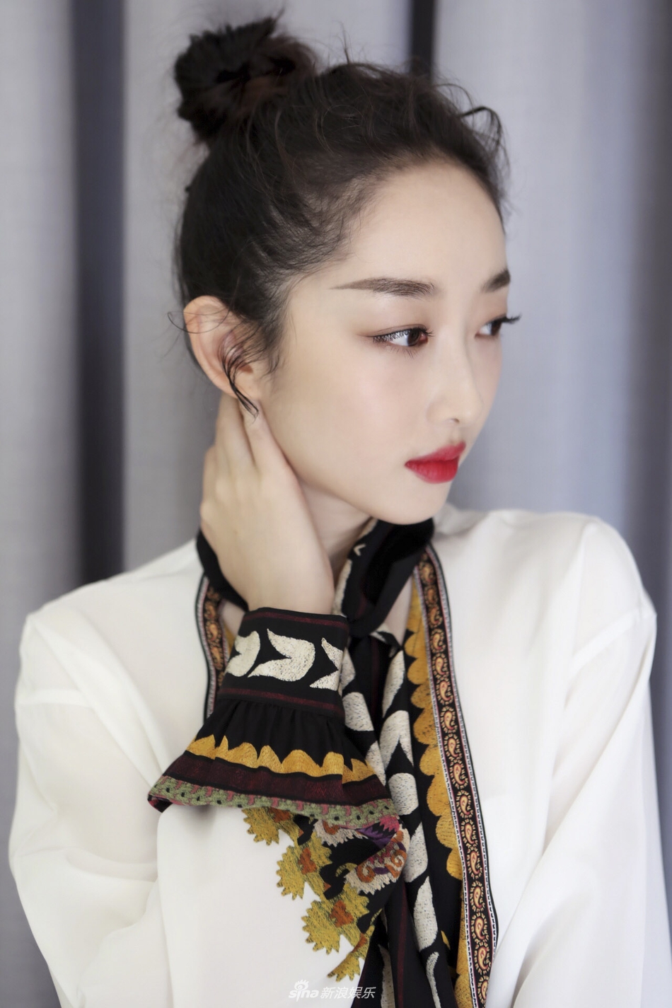 组图:蒋梦婕出席米兰大秀 肌肤发光成众人焦点_高清图集_新浪网