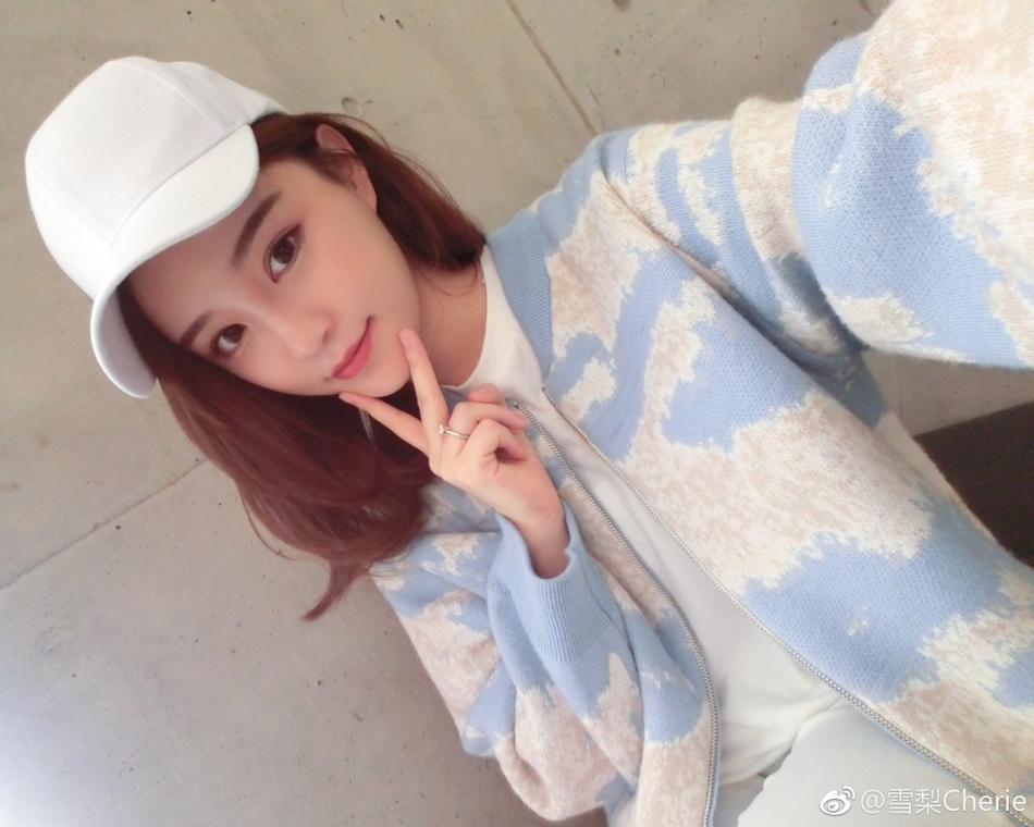 组图思聪前女友雪梨扎堆晒壕表全是限量改装款价值不菲