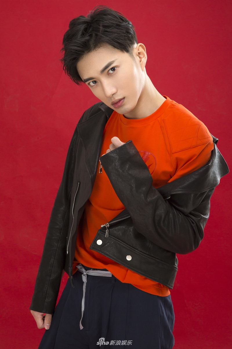 张博涵叛逆风大片 演绎小宇宙爆发的不羁少年