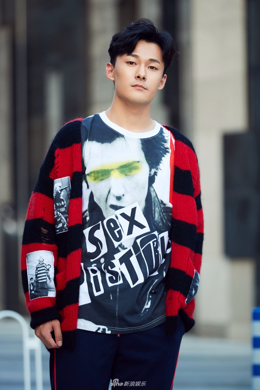 组图:张雨剑曝光秋冬写真 简约温暖潮范儿足