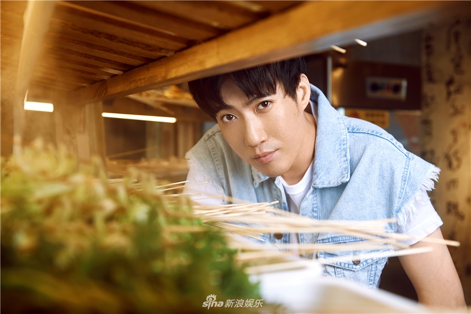 组图:常远热辣美食写真曝光 尽显都市型男魅力