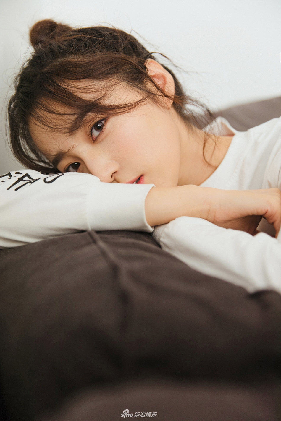 组图:张欣颜"童颜"写真曝光 签约飞宝传媒重新出发