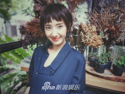 组图:"春杏"许芳铱泰国反季节写真 展令人艳羡的绿