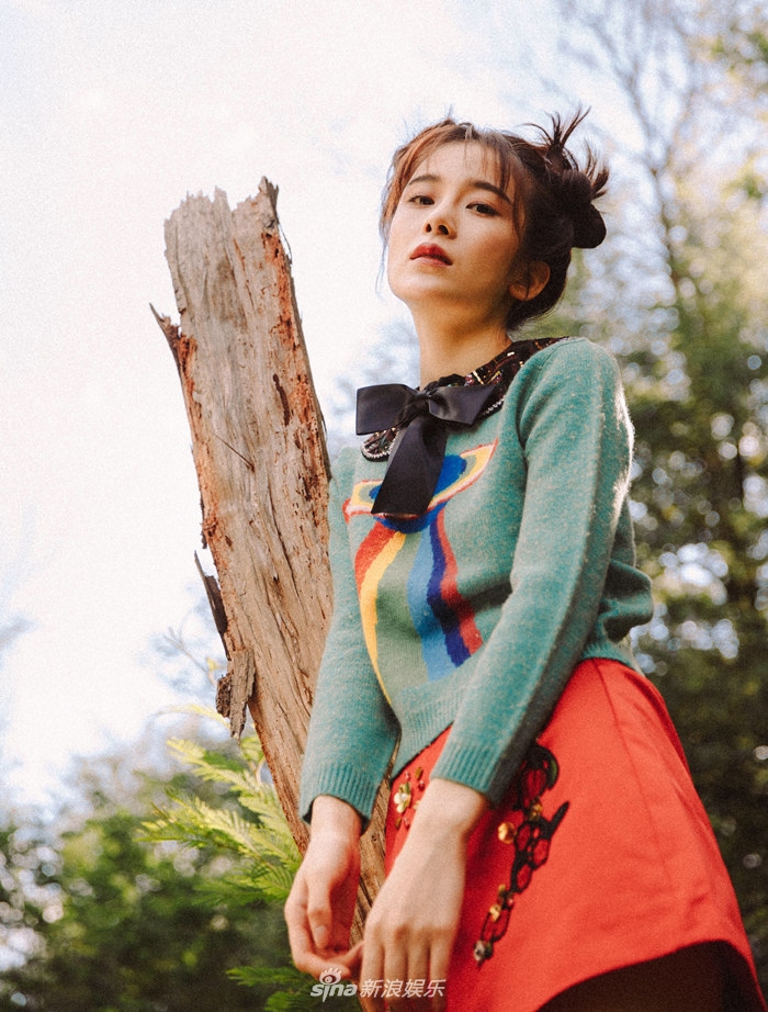 20 12:03:23 1 / 4 新浪娱乐讯 气质花旦赵韩樱子近日曝光一组"蛮荒