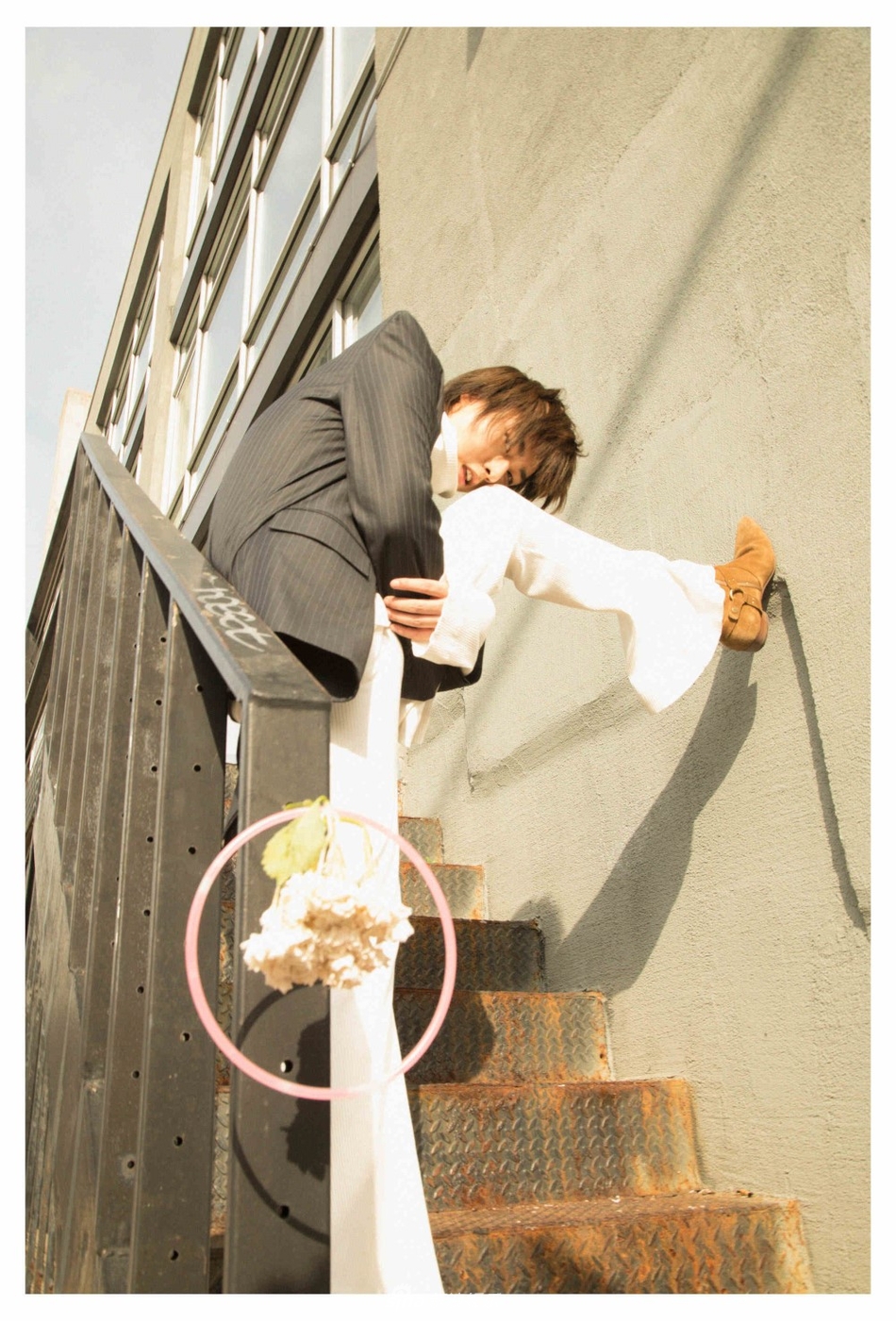 组图:bobo伦思博曝伦敦大片 暖色系秋装简单有态度