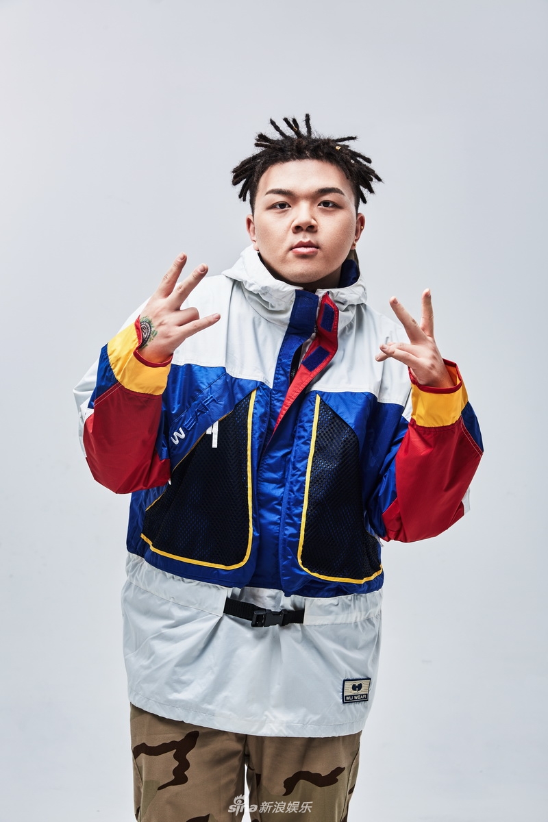 组图:嘻哈选手艾福杰尼写真曝光 表情百变活力无限