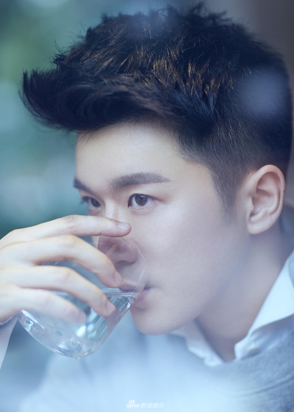 组图:曾虹畅曝最新写真大片 暖心烘培俘获甜蜜