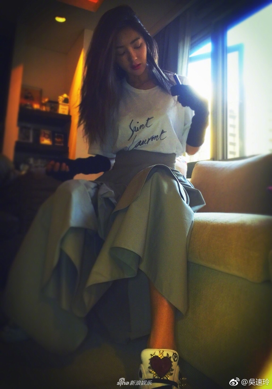 组图:曹格娇妻吴速玲晒悠闲生活 长腿吸睛身材抢镜