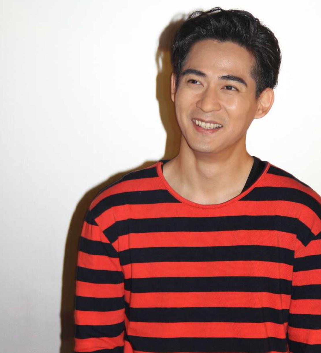 组图:36岁f4成员周渝民现身路演 发际线意外抢镜惹人忧_高清图集_新浪