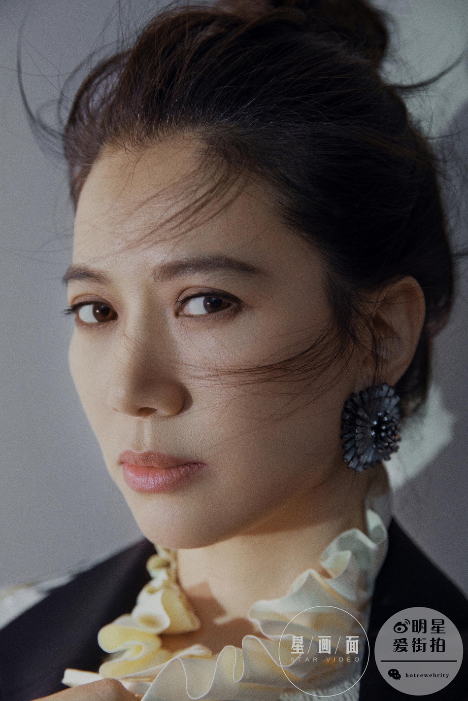 组图:袁咏仪时尚大片曝光 百变造型下依然靓丽动人