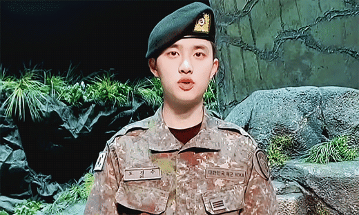 組圖：都暻秀最新軍隊照曝光 大眼水汪汪帥氣又可愛