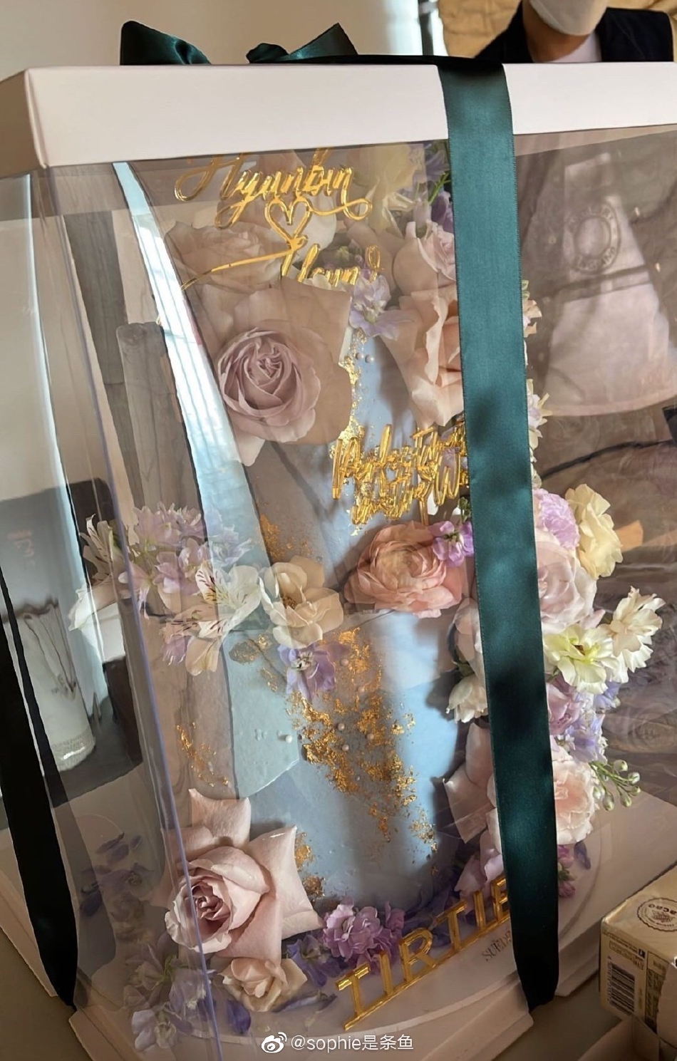 組圖：玄彬與孫藝珍大婚後首開工 獲贈新婚蛋糕細節浪漫