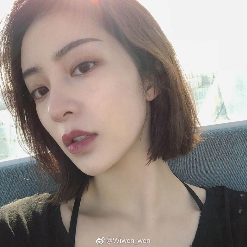 组图:林更新前女友上演纯白诱惑 大方秀火辣身材_高清图集_新浪网