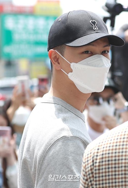 組圖：BTOB陸星材任炫植今日入伍 組合成員現身為隊友送行