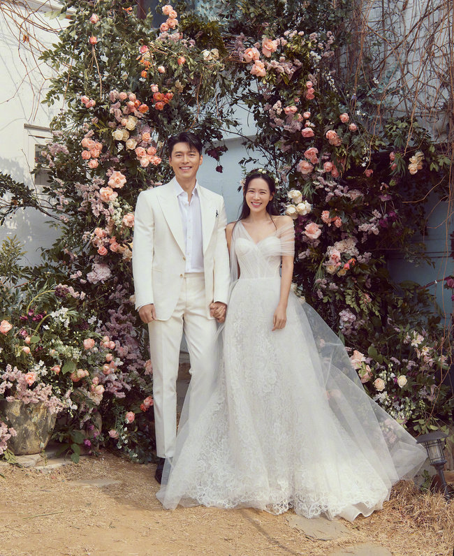 組圖：玄彬與孫藝珍大婚後首開工 獲贈新婚蛋糕細節浪漫