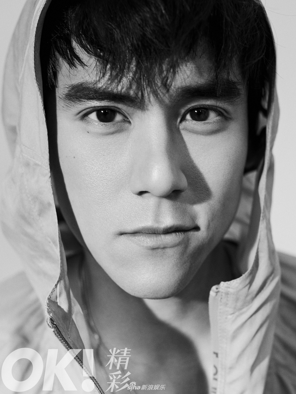 组图:彭于晏最新大片展活力 脸型俊朗瞳孔深邃诠释型男魅力