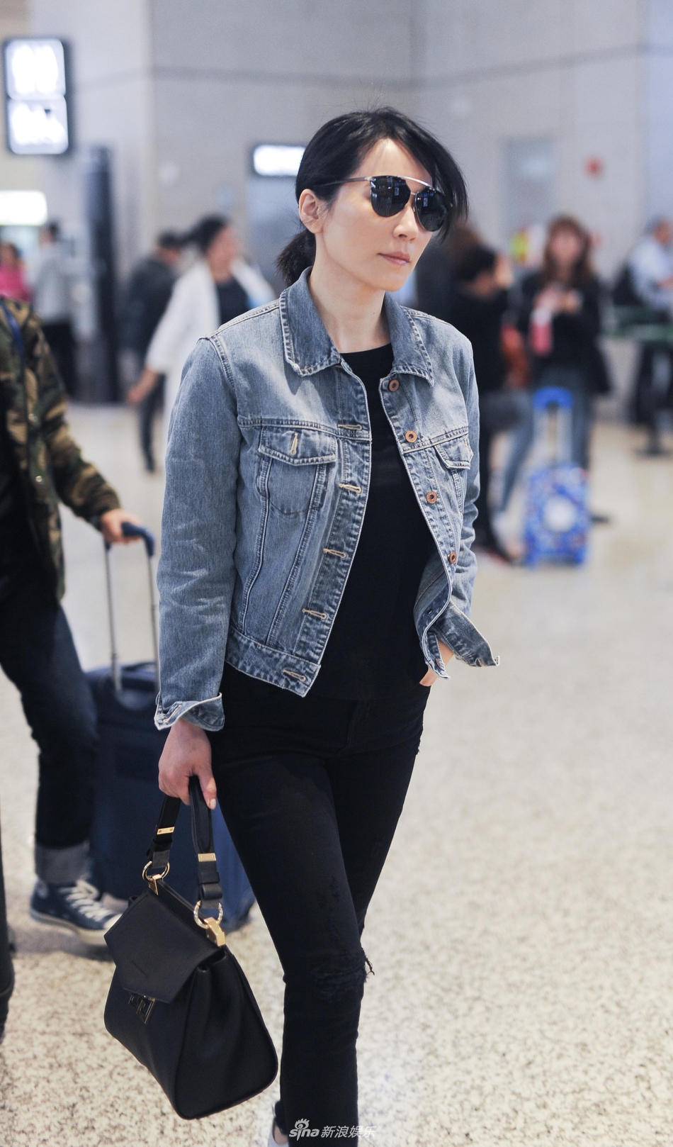 48岁俞飞鸿保养有道脸不垮