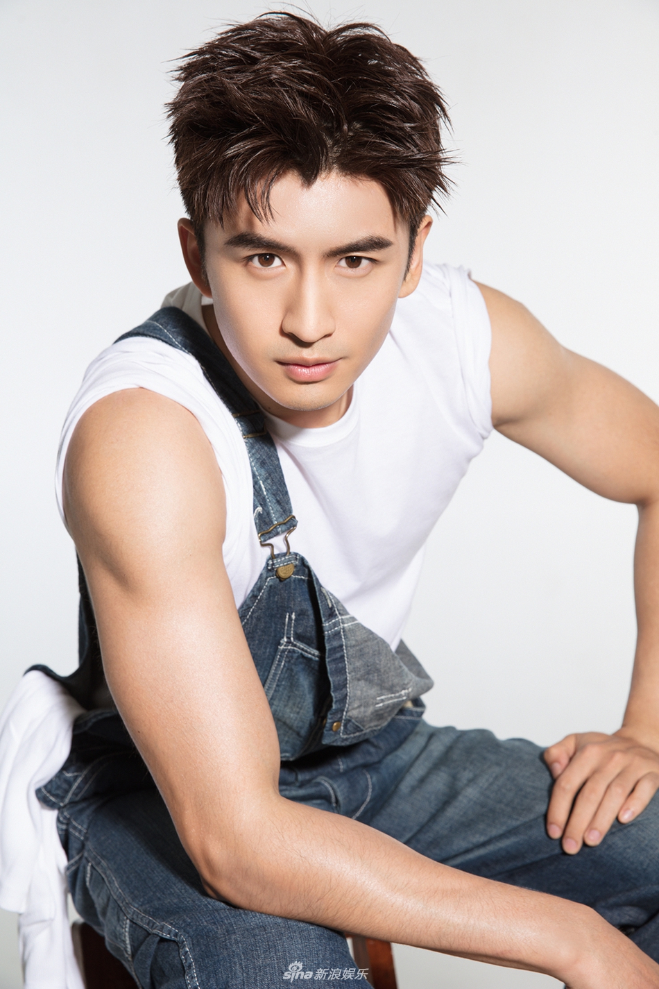 组图张云龙生日写真曝光尽显肌肉好身材