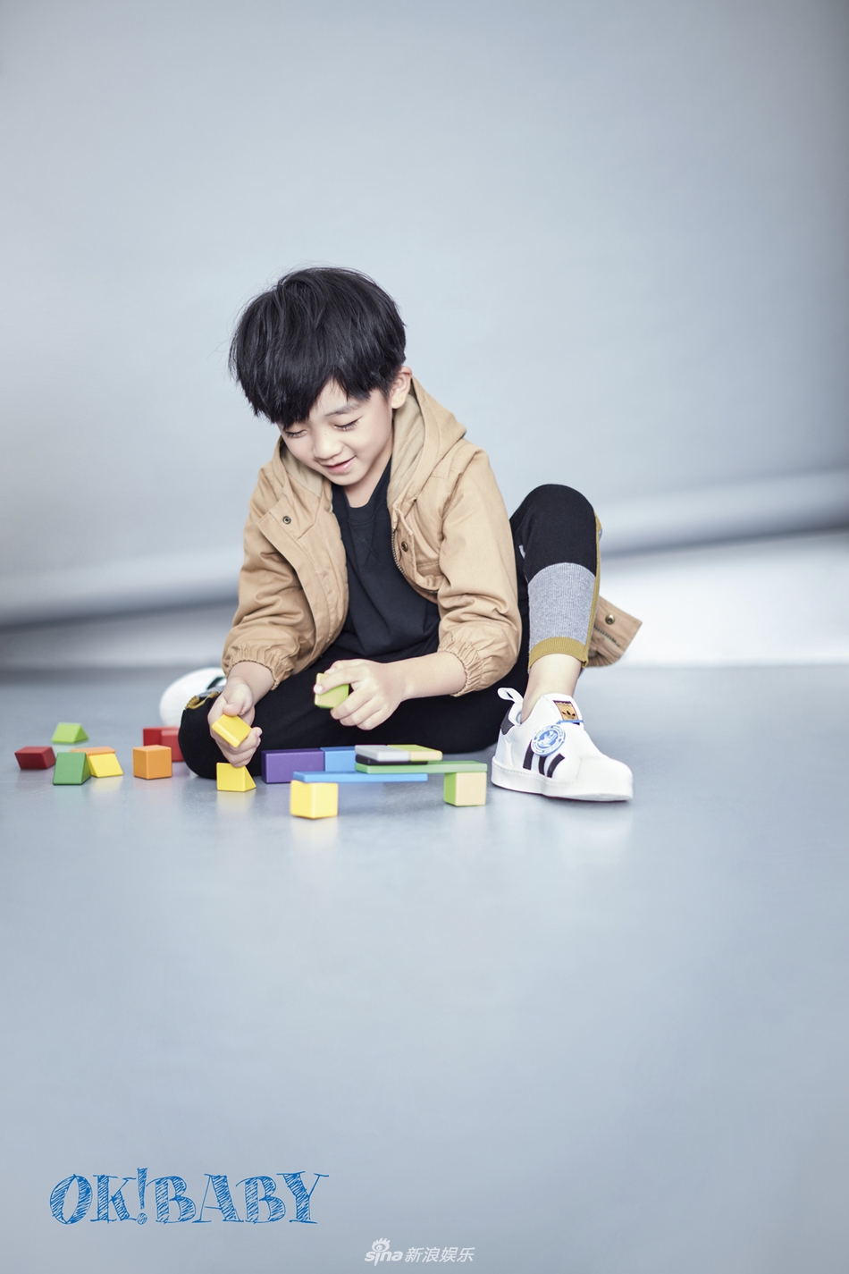 组图:最鲜时装精!吕云骢时尚大片曝光搞怪扮酷_高清图集_新浪网